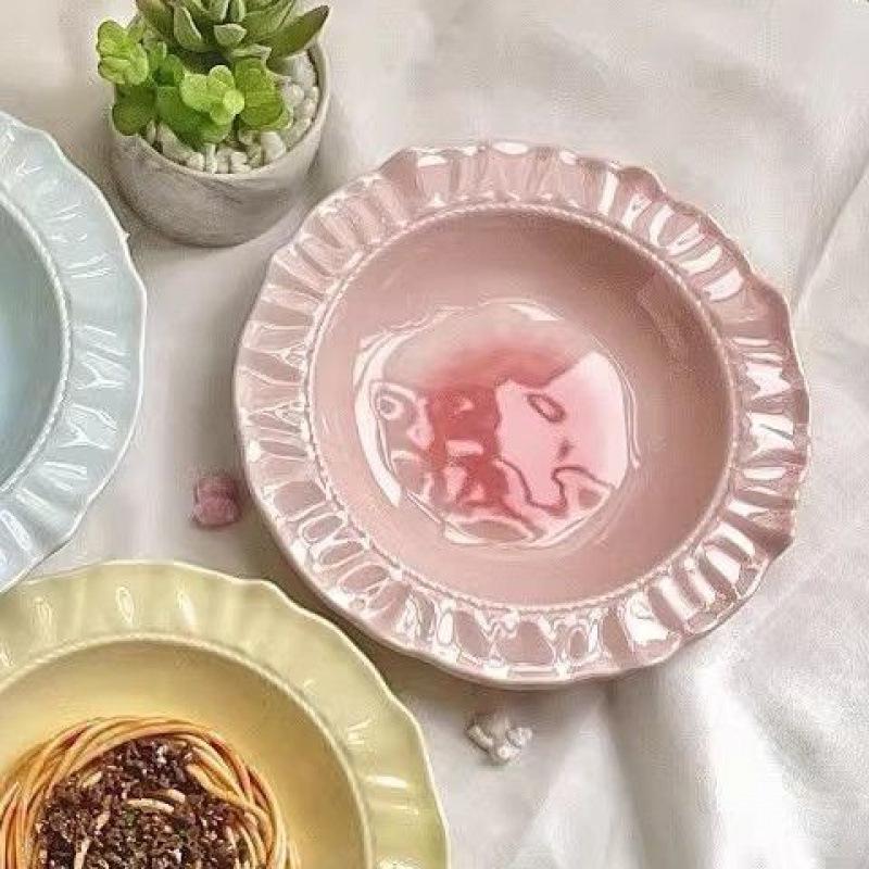 Cream Polka Dot Embossed Western Style Straw Hat Pasta Plate with Underglaze Design