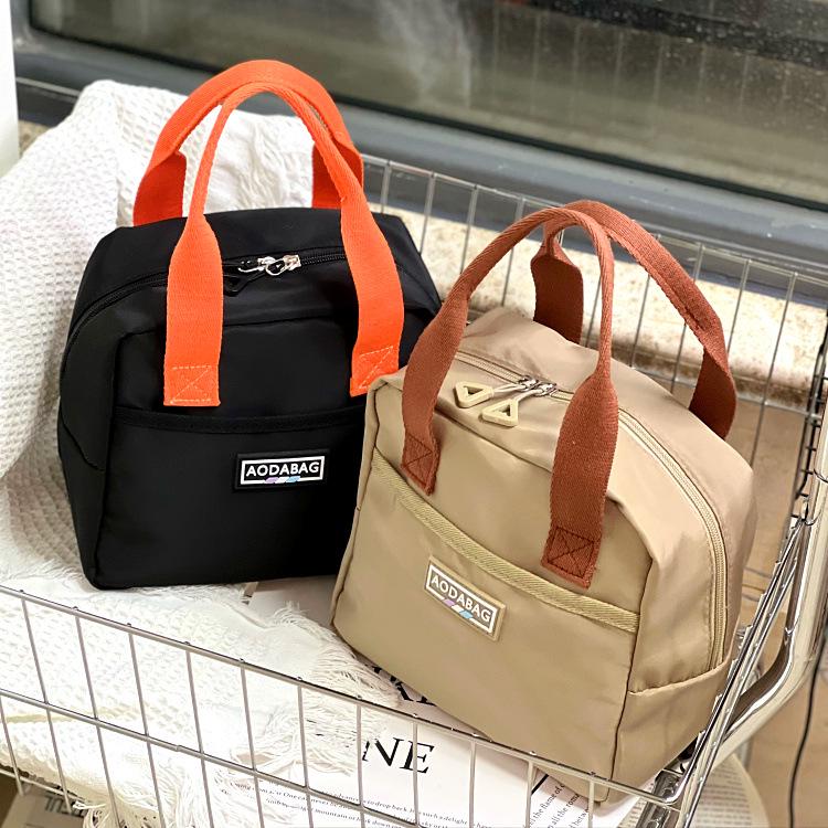 Niche Korean Colorblock Water-Repellent Tote: Versatile Women's Lunch, Work & Mommy Bag