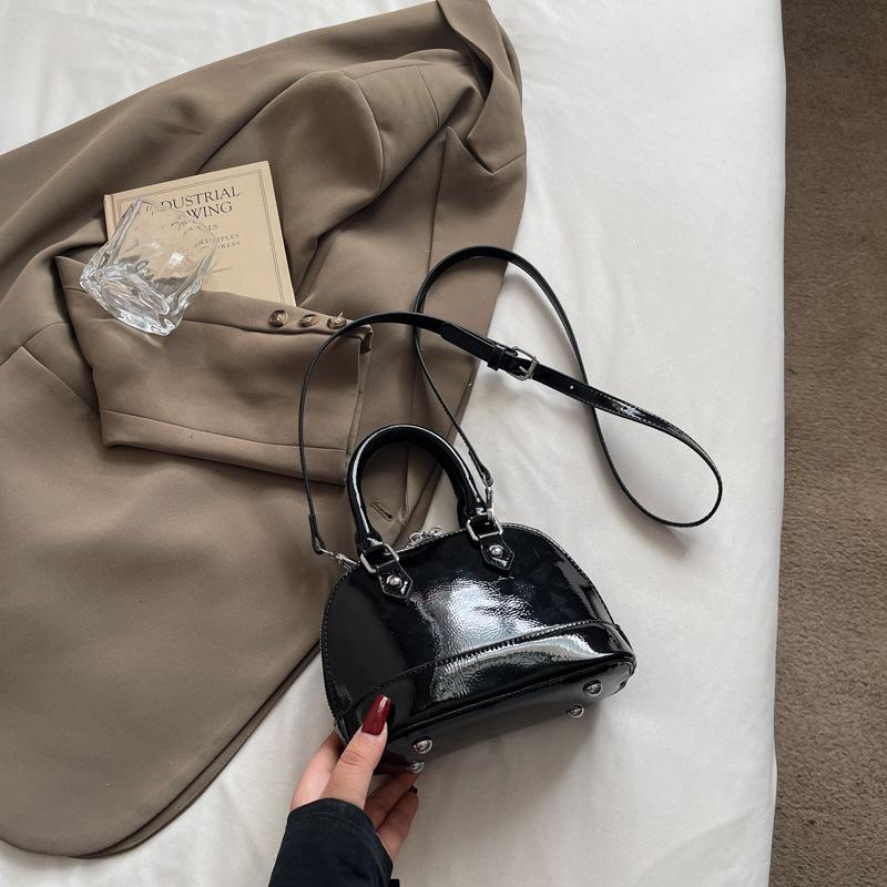 Bag Women 2025 Summer New Fashion Retro Portable Shell Bag Simple Casual One Shoulder Crossbody Bag Women