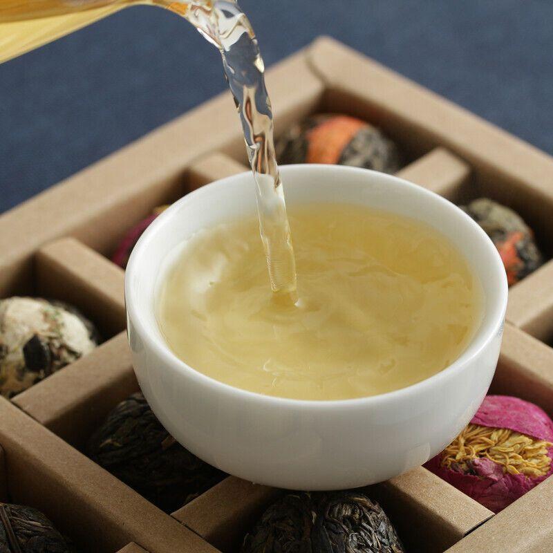 Set of Chinese Yunnan Raw Pu-erh Tea Balls for Gift, Premium 18 Pieces