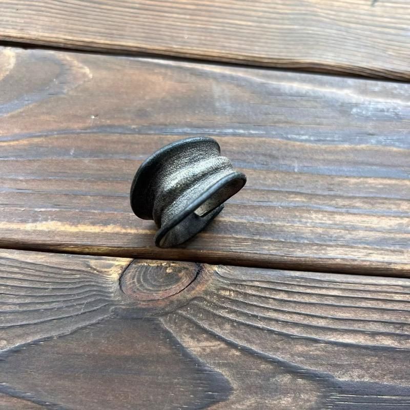 

Ювелирные изделия Воловья кожа Мужской и женский Парный Модный Инс Браслет Retro Smoked Black Ring