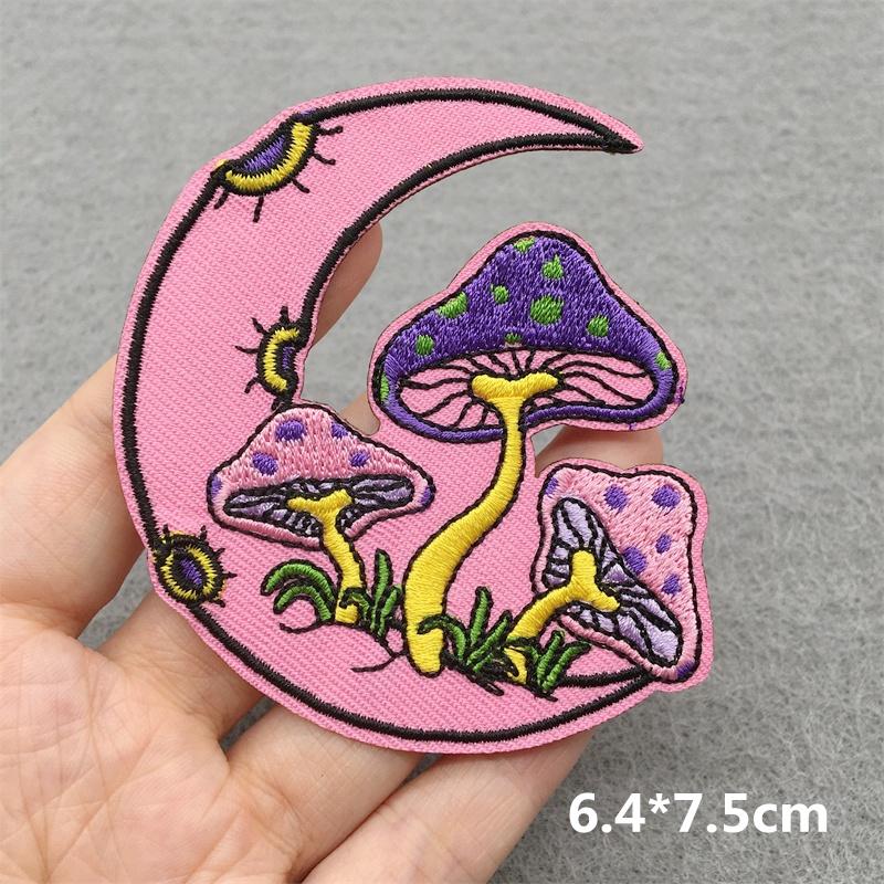 Love Nature Patch Magic Mushroom Embroidery Patches For Clothing Diy Iron-On Stickers Appliques Flowers Stripes