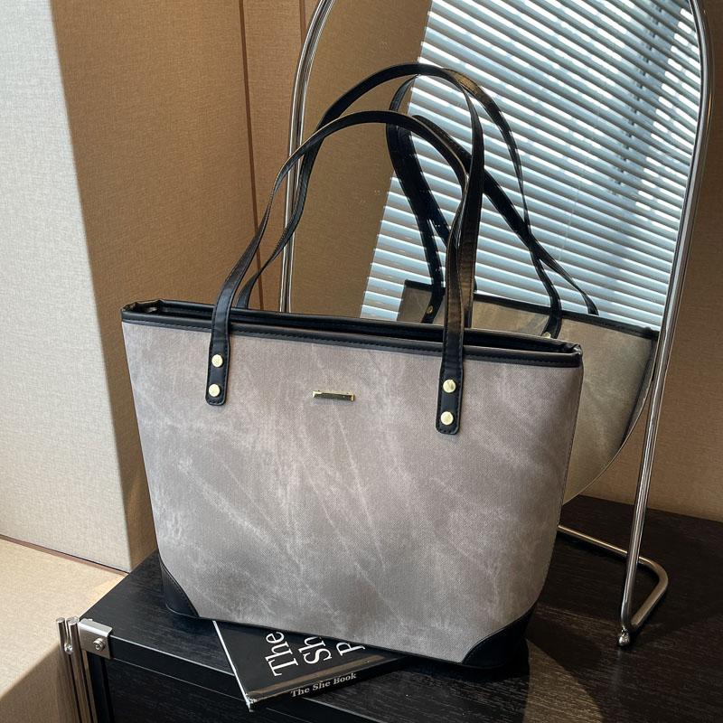 Fashion Brand Handbag New Large Capacity Shoulder Bag High-end Women's Bag Fashion Niche Leisure Handbag Ladies Tote Bag