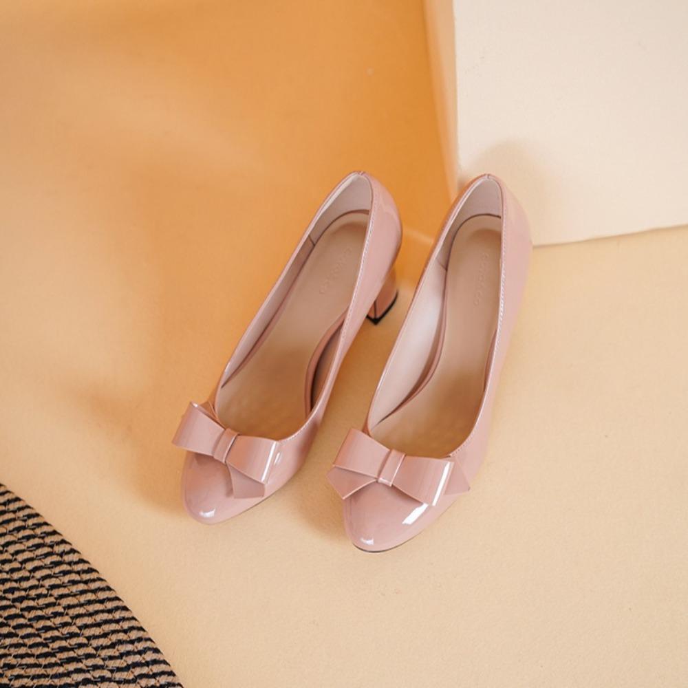 High Heels Thick Heel 2026 New Women's Shoes Commuting Light Mouth Temperament High Sense Medium Heel Round Head Single Shoes