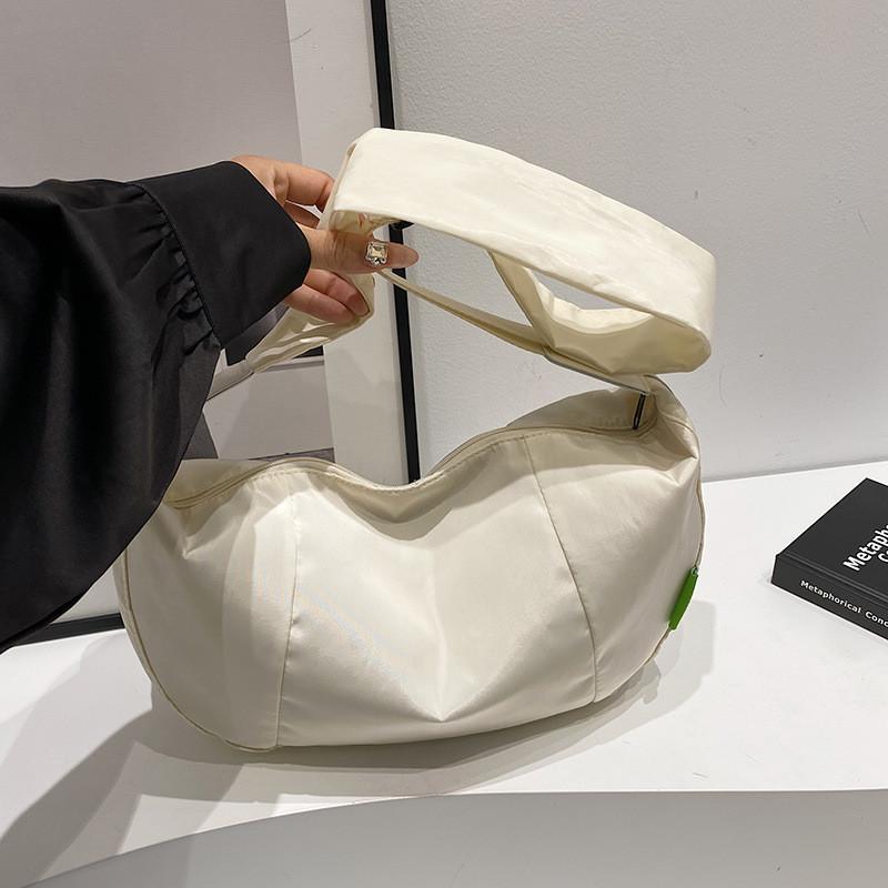 Trendy 2024 Summer Minimalist Crossbody Pillow Bag Stylish Shoulder Bag For Everyday Use