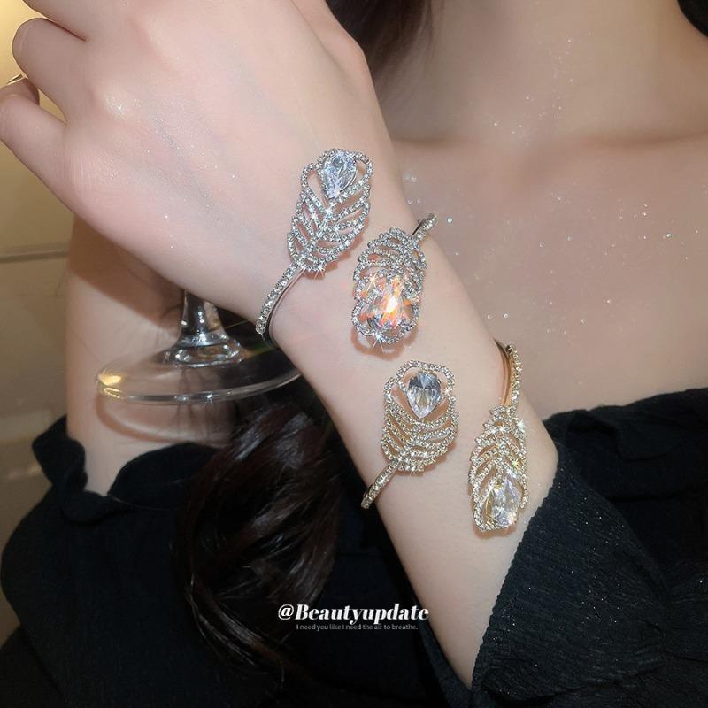 Flowing light~ Explosive zircon feather opening bracelet light luxury high-end bracelet celebrity style personalized jewelry women