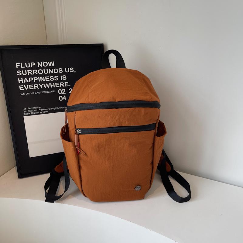 New Outdoor Leisure Schoolbag Women's Mountaineering Sports Lightweight Small Backpack Going Out Niche Lightweight Backpack