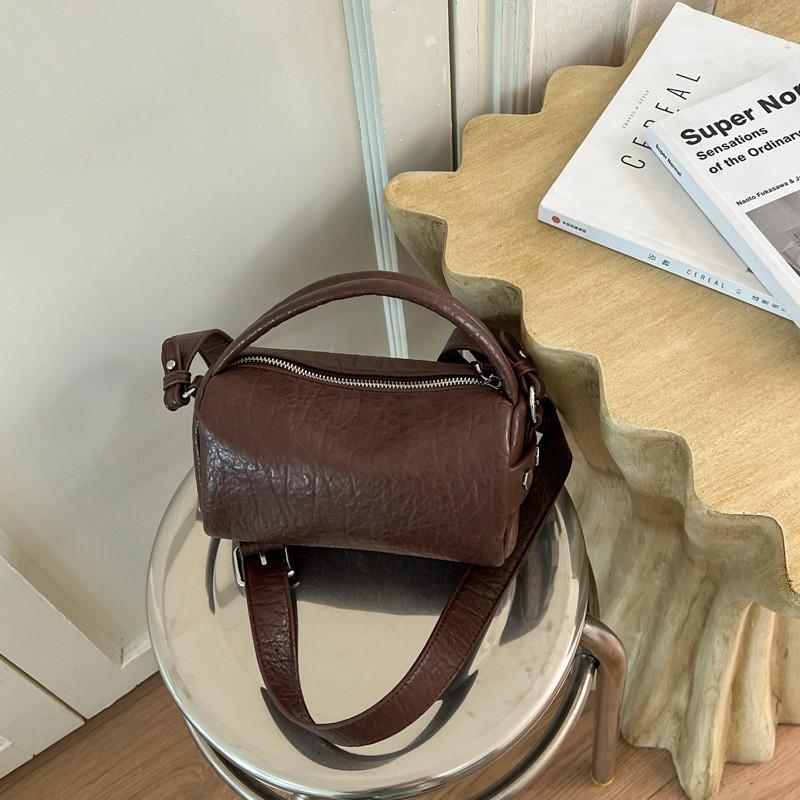 Stylish Pillow Shape Crossbody Bag Women PU Leather Shoulder With Zip Minimalist Urban Design