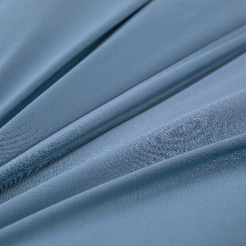 Nanjiren Two-Tone Skin-Friendly Warm Quilt