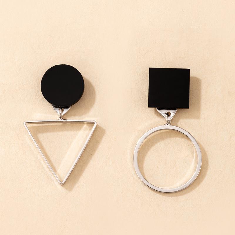 

Accessory earrings, triangular circles, geometric exaggeration, accessory earrings, studs.