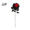 Dekorative Kunstblumen Künstliche Rose Gotisch Schwarz Rot Seide mit Stil Blume Dekor Langer Stiel für Halloween Arrangement Zuhause Hochzeit