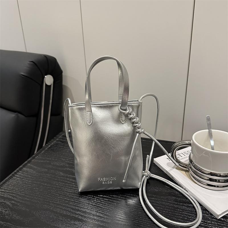 Small bag for mobile phone, women's fashion versatile silver high sense  new summer portable shoulder messenger bag