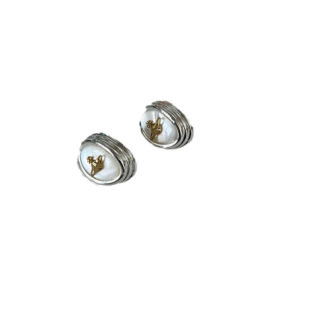 French Light Luxury Court Style Design Earrings Temperament Hong Kong Style Earrings Graphic Metal Oval Fritillary Stud Earrings