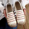25 new and old Beijing cloth shoes women's casual ethnic style mother shoes breathable one-pedal women's shoes soft-soled casual shoes