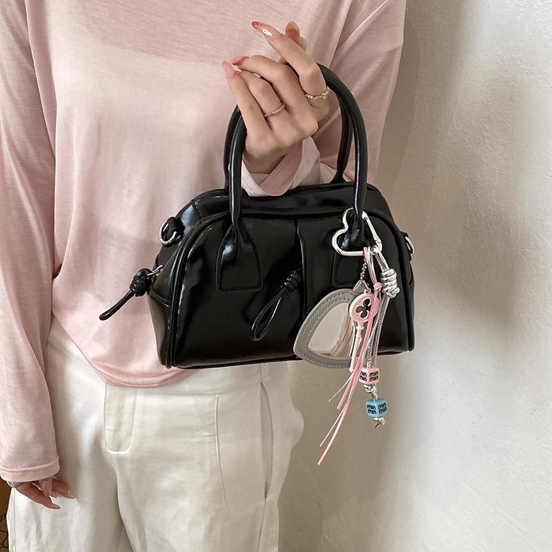 Spring and summer popular popular small bag women's new fashion versatile messenger bag super fire portable pillow bag