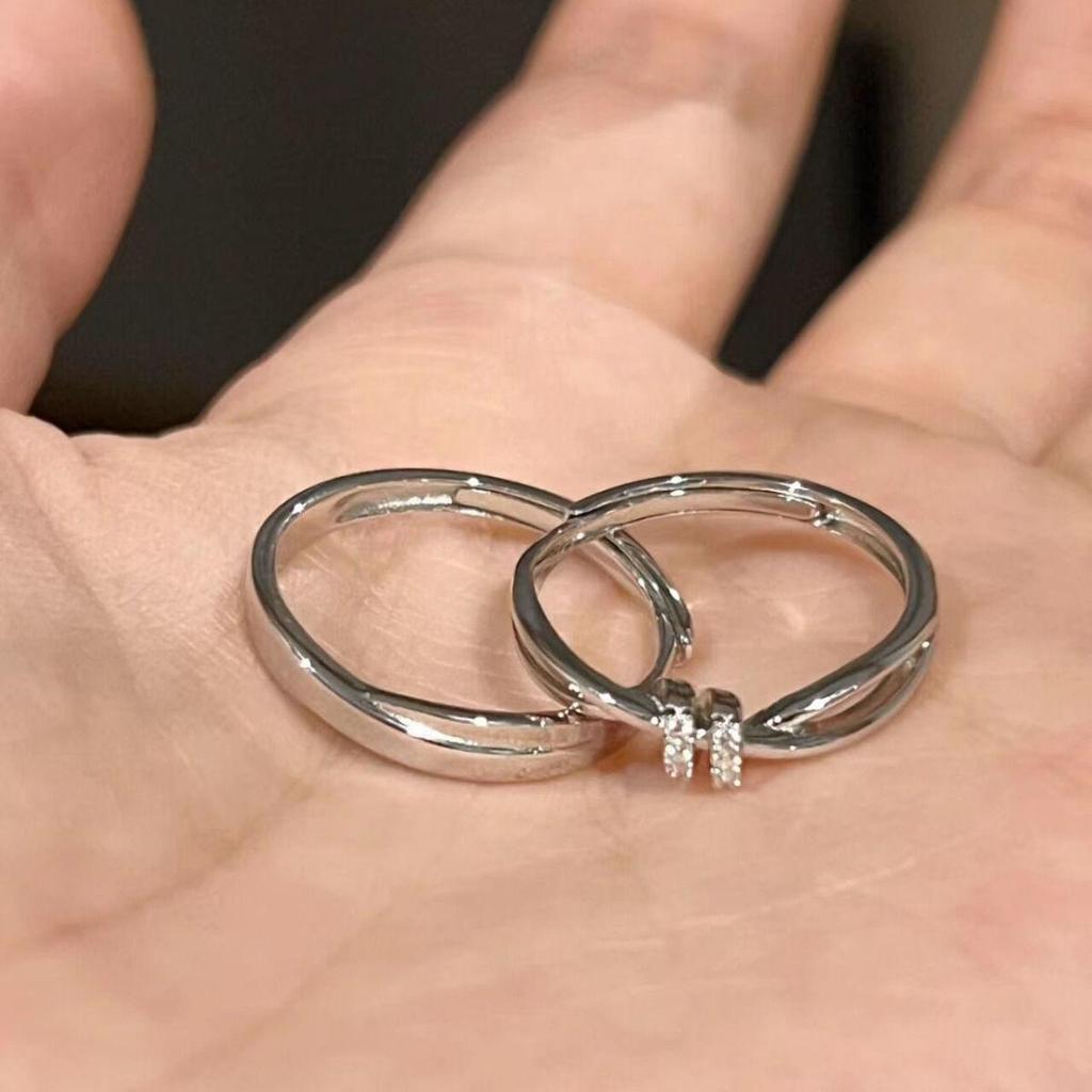 Love interweaves, M ö bius couples pair rings, light luxury, niche, versatile, fashionable rings, give to girlfriend