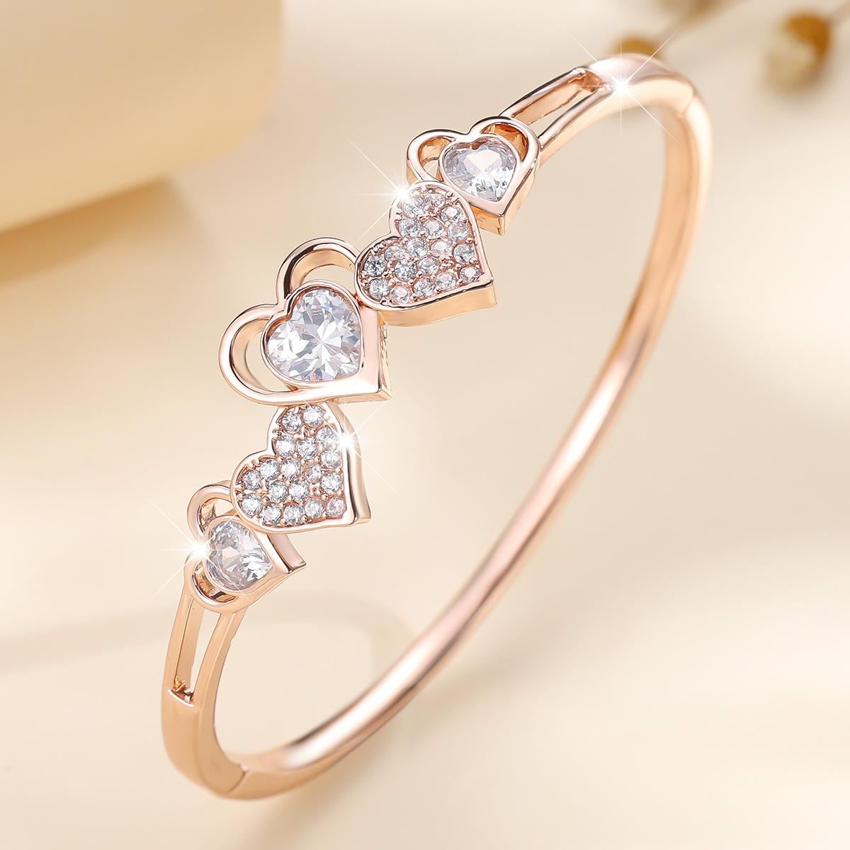 Light Luxury, Exquisite and Caring Female Niche Design High-end Heart-shaped Zircon Jewelry Bracelet 17CM