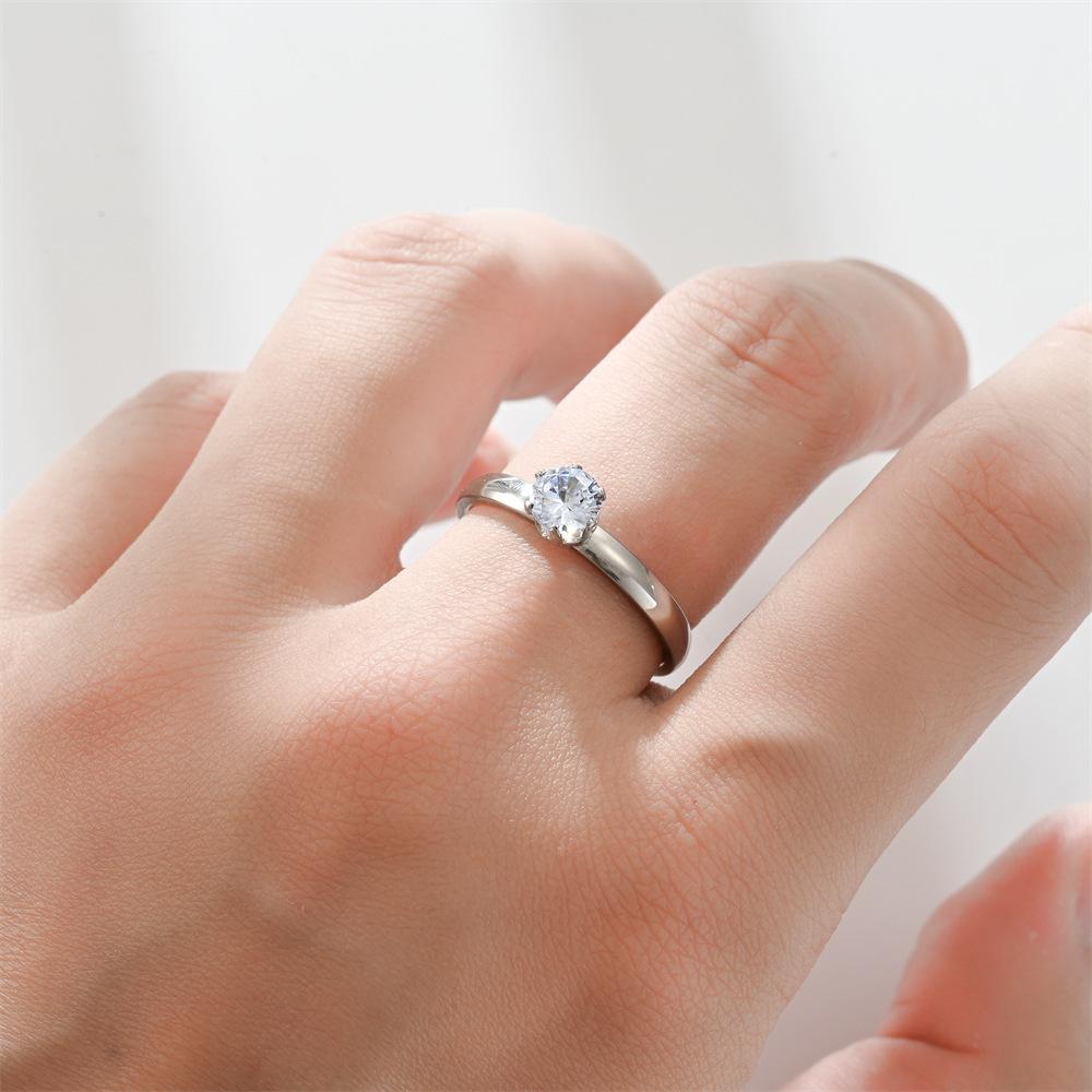 1Pc Fashion Women's Synthetic Zircon Classic and Timeless Fashion Ring