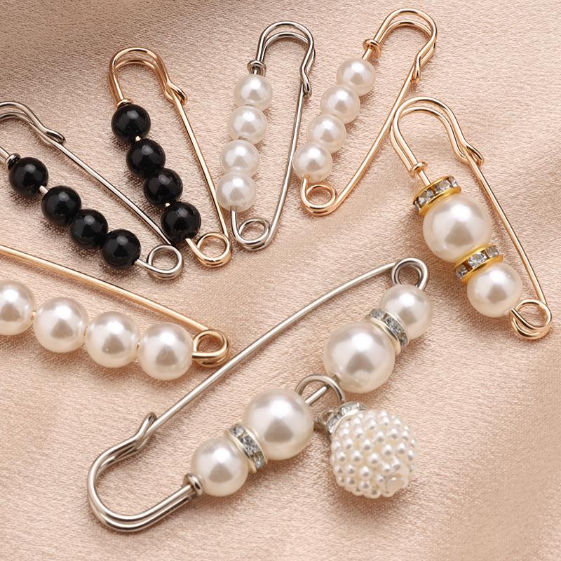 Waist-Cinching Pin: Transform Pants with This Anti-Exposure Brooch Accessory