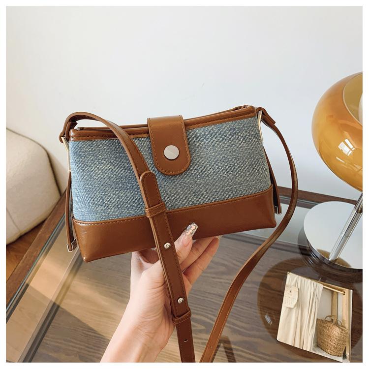 

Denim bag women s autumn versatile 2024 new fashion messenger bag popular shoulder square bag this year коричневий