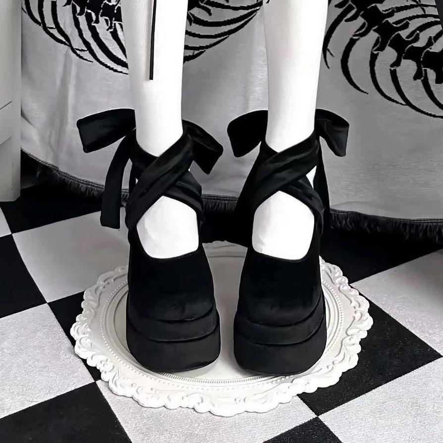 Tacones altos gruesos de gran tamaño para mujer, informales, japoneses, con tiras, de gamuza, estilo universitario retro.