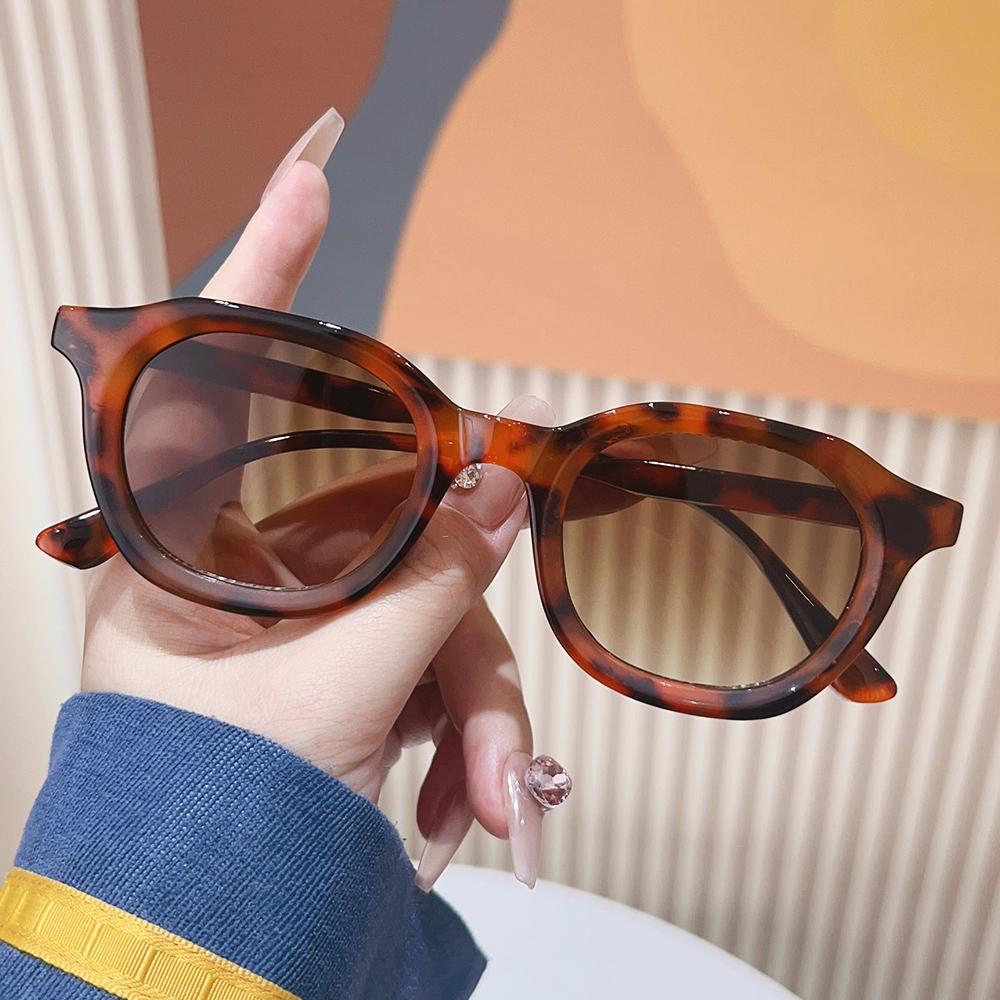 Versatile Sun Glasses for Men and Women UV Protection Shades Fashion Oval Sunglasses Vintage Trendy Hip-Hop Punk Glasses