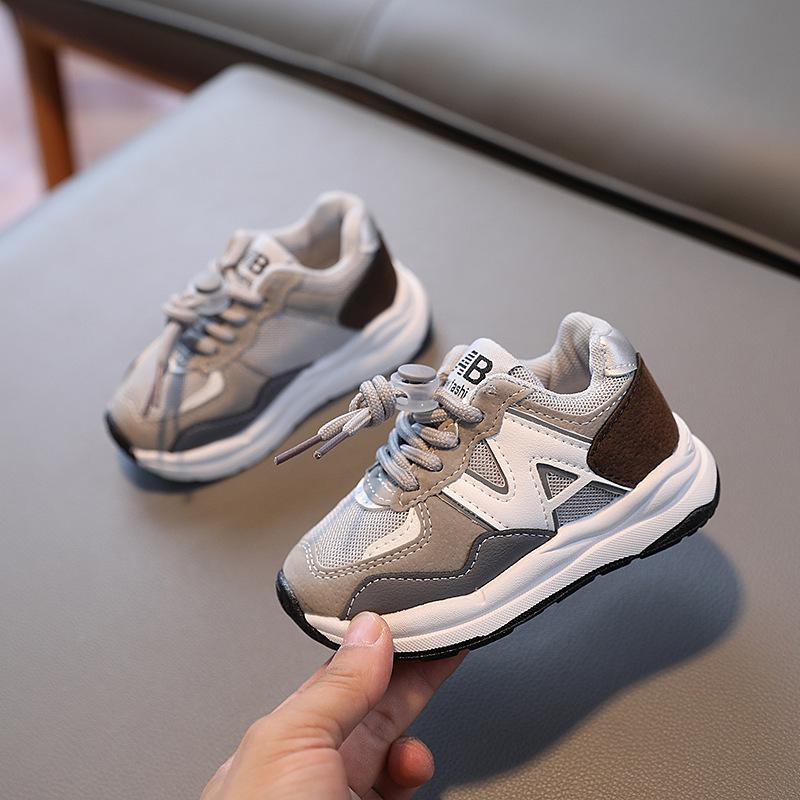 Kids' Mesh Style Running Shoes - Boys' and Girls' Lightweight, Soft-Soled Sneakers.
