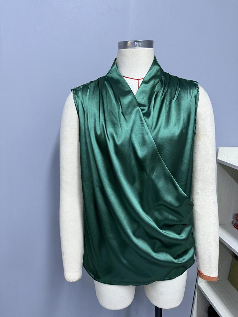 Gilet senza maniche in raso plissettato da donna per primavera/estate