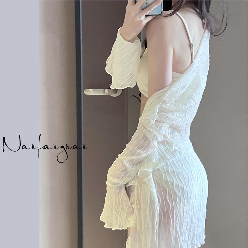 Women's 2024 Slimming Conservative Tummy-Covering Four-Piece Bikini Set for All Seasons