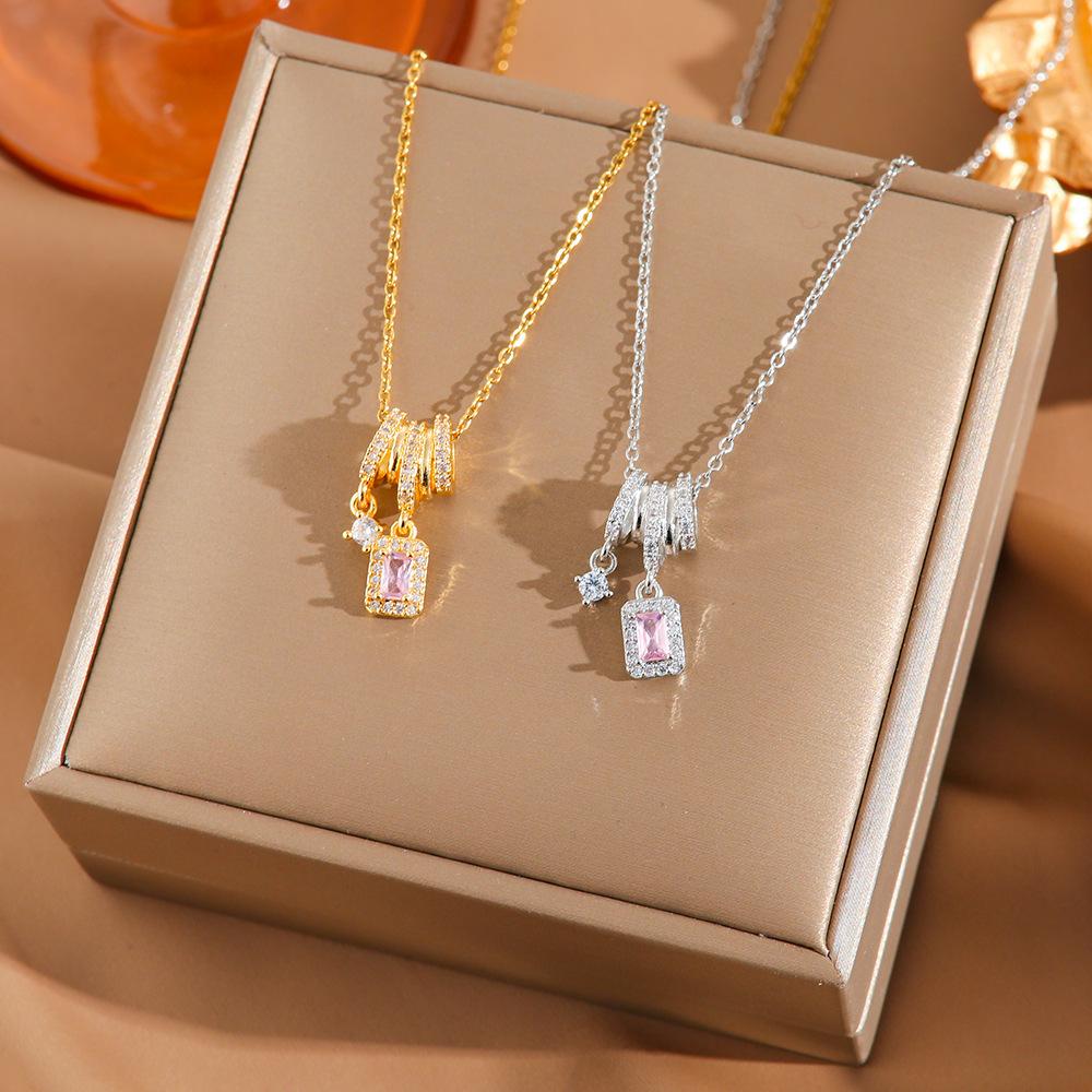 Four Leaf Clover Pendant Necklace For Women Fashionable Zircon Crystal Adjustable Chain Delicate And Versatile Jewelry