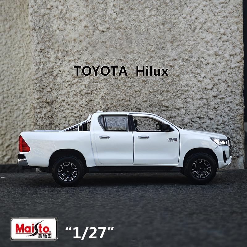 Maisto 1:27 Toyota Hilux Pickup Alloy Car Diecasts & Toy Vehicles Car Model Miniature Scale Model Car For Children