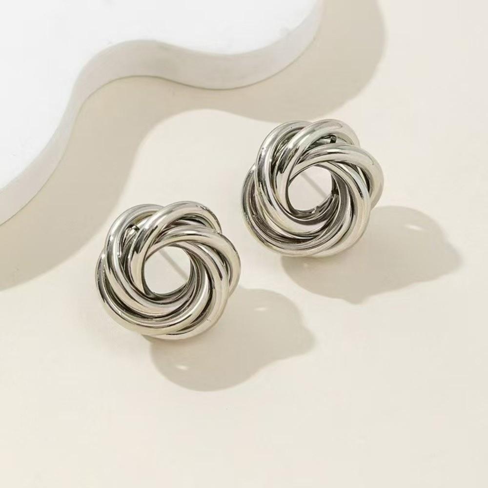 Temperament Metal Round Earrings Light Luxury Ladies Ear Studs Geometric Circle Earrings Wedding