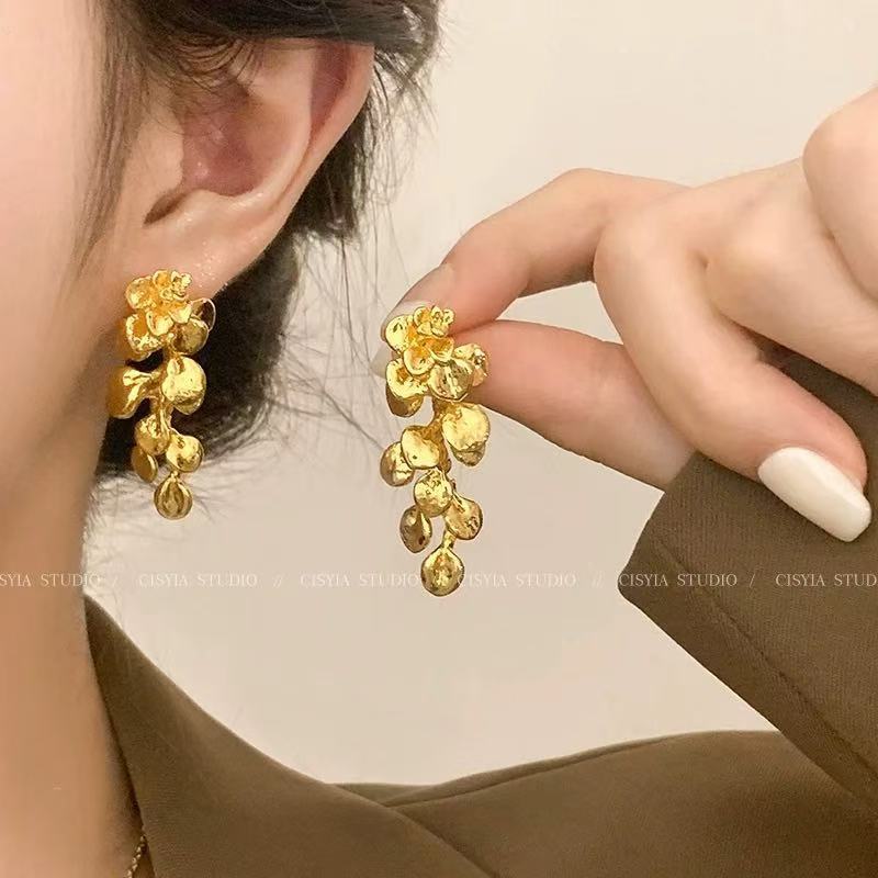 Silver needle same gold earrings women's light luxury high-end temperament pearl stud earrings retro new earrings