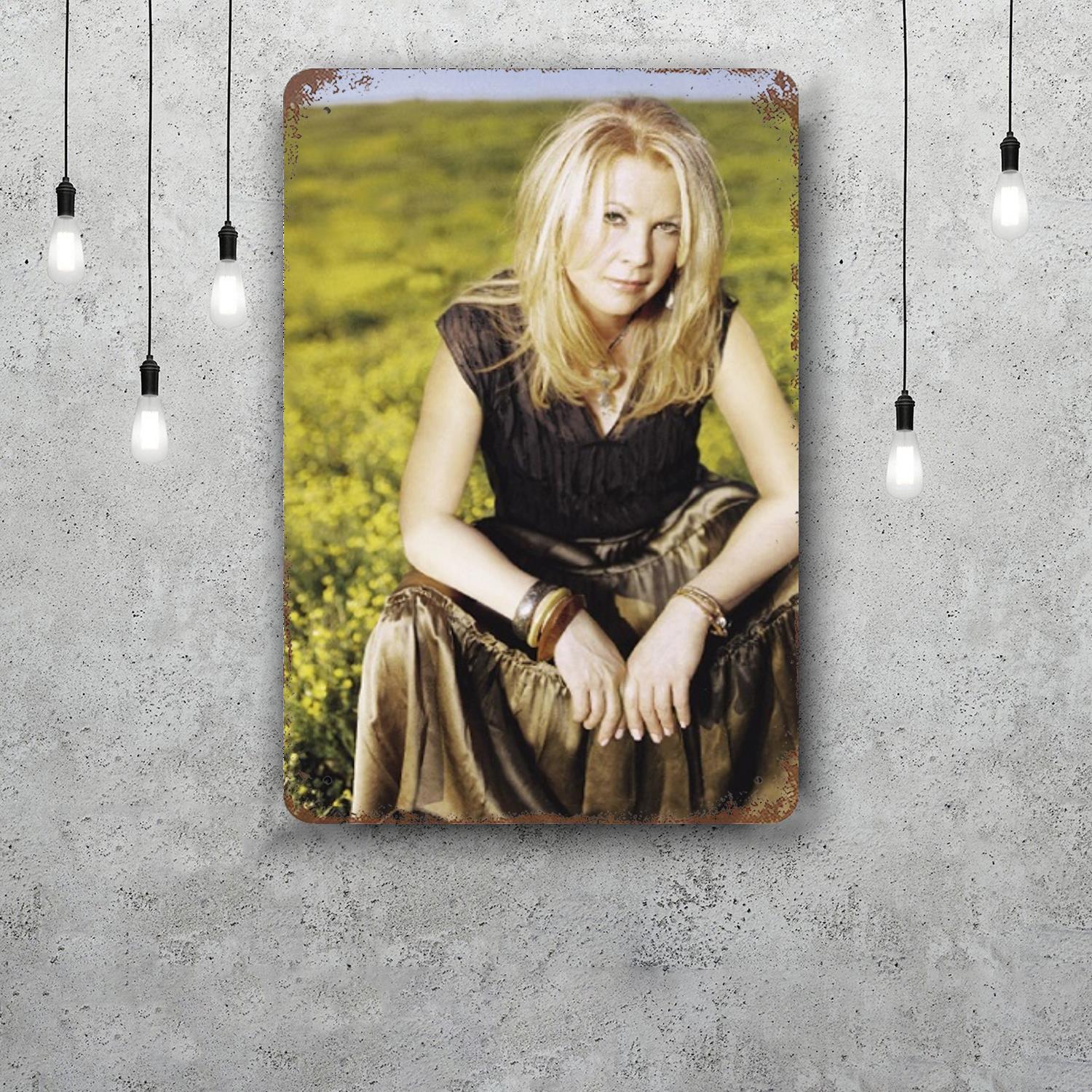 

Patty Loveless Vintage Metal Tin Signs Posters Decor Retro Metal Plaque Wall Art Decor for Garage Bar 20x30cm（7.8x11.8inch）