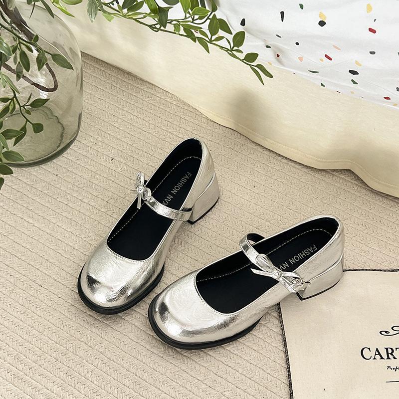 French red thick heel Mary Jane single shoes women's 2025 spring and summer new retro high heels with skirt small leather shoes