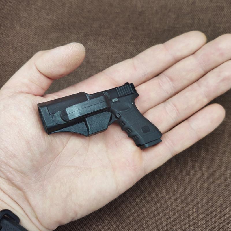1Pcs 1:3 Metal Gun Keychain Holster Quick Pull Protective Case 1: 3 Glock G17 Model Specific Accessory Plastic Protective Cover