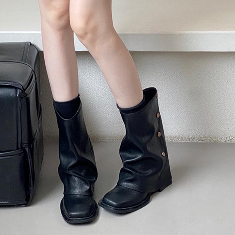 Square Head Thick Heel Short Boots Women's Autumn and Winter Boots 2025 French Retro Short Boots Western Suede Warehouse Tube Martin Boots