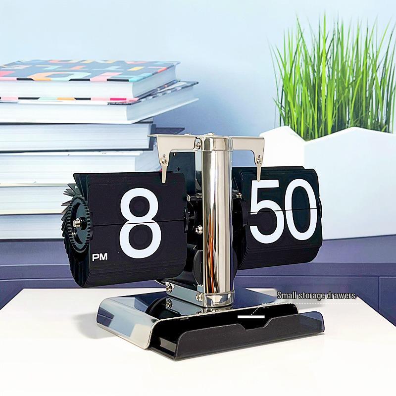 MiaoKe Retro Automatic Walnut Flip Clock: Simple Desktop Decor