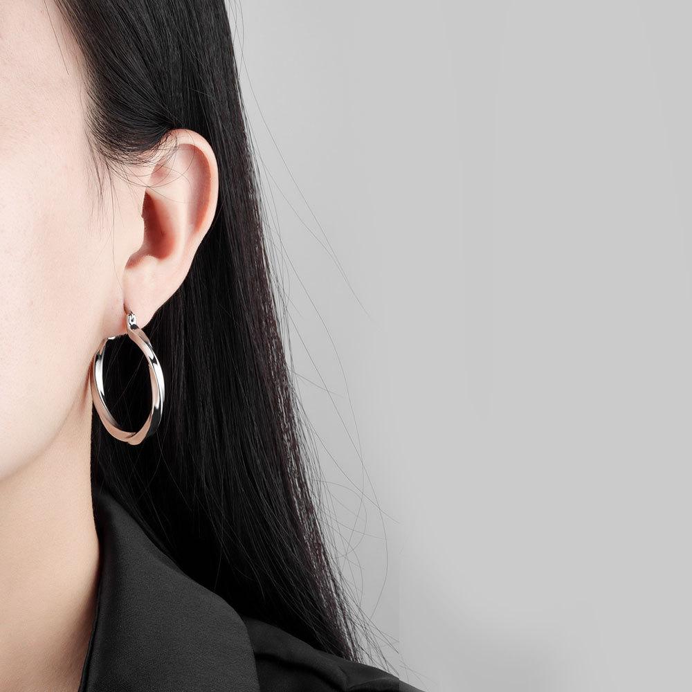 Minimalist Geometric Irregular Twisted Large Hoop Earrings For Women Unique Temperament Ear Cuff Jewelry Accessory