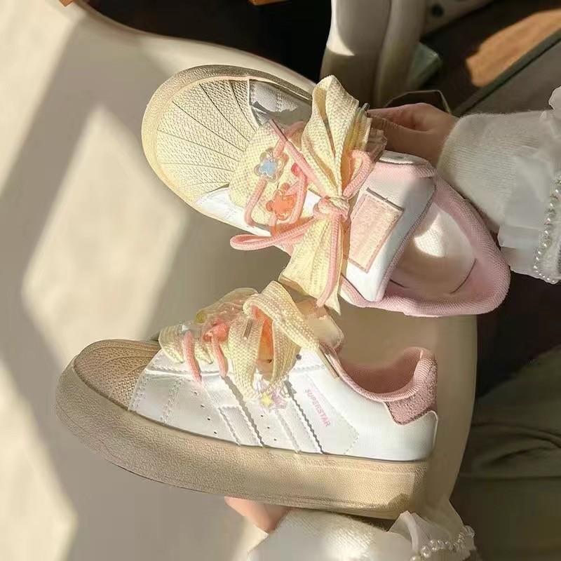 Dopamine color shell head thick baseplate shoes women's 2025 spring new student little white shoes niche original chic shoes