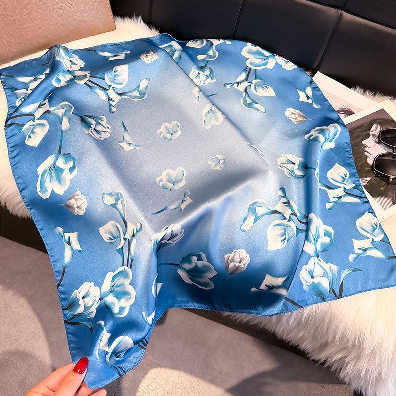Spring Silk Scarf Fashionable Foreign Style Versatile Small Square Scarf 70Cm Decorative Scarf Sunscreen Travel Shawl Women