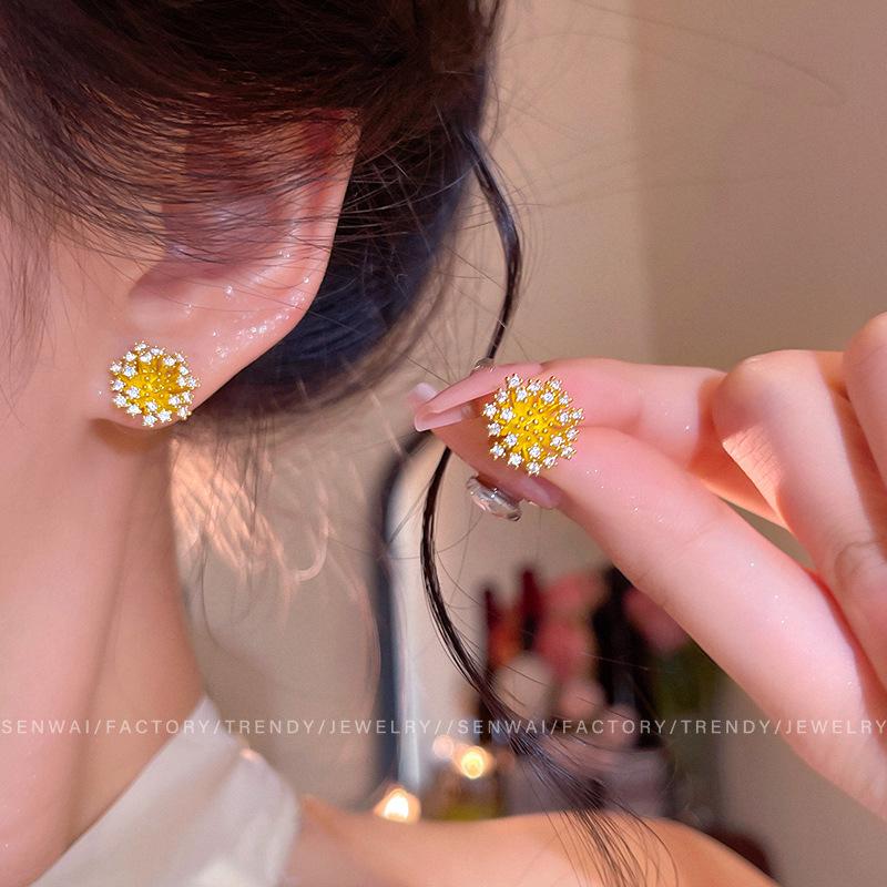 

Silver needle micro-inlaid zircon stamen earrings women s light luxury niche design high-end stud earrings fashionable versatile earrings