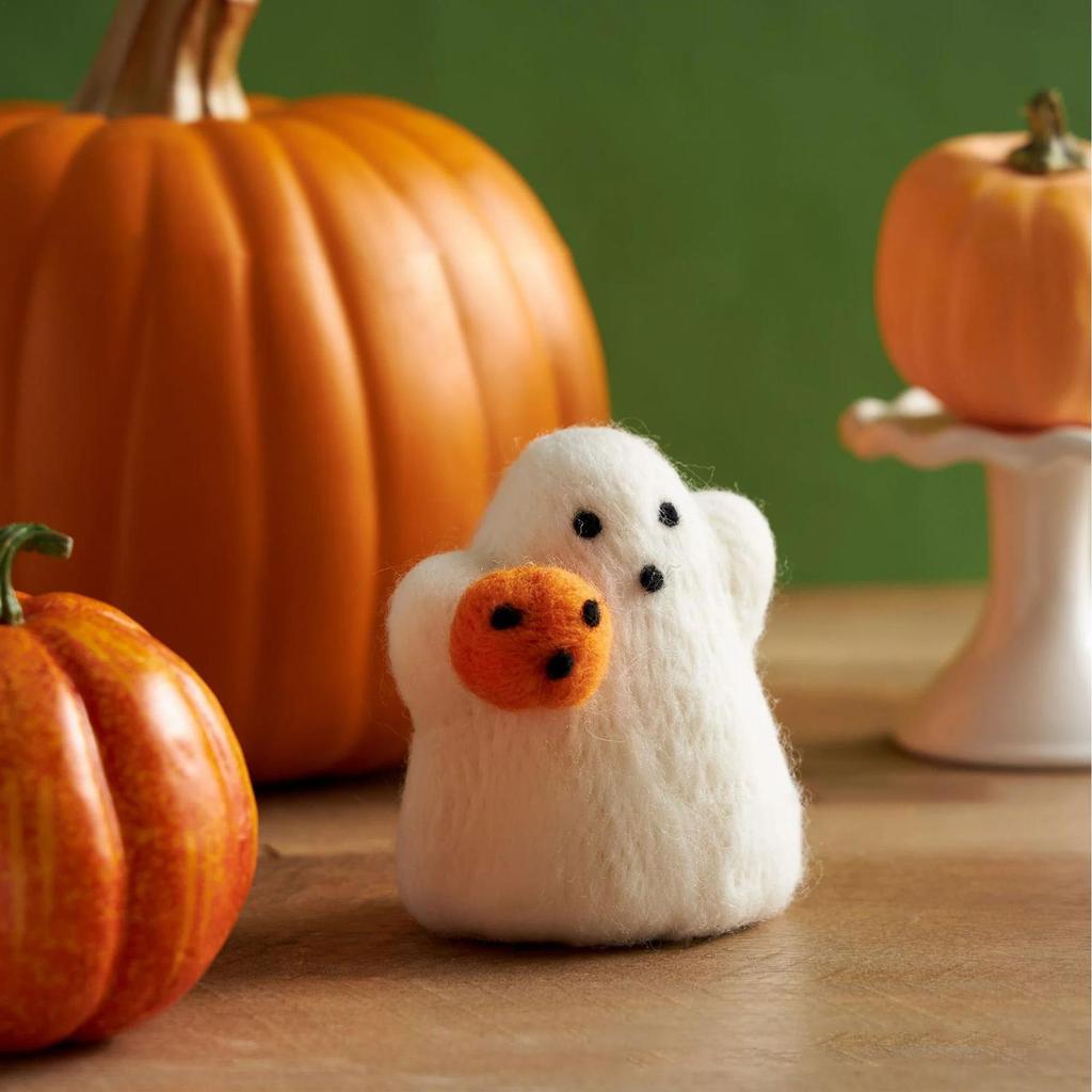 Halloween Ghost Felt Funny Decor Holding Pumpkin White Funny Ghost Ornaments For Desk Indoor Outdoor Home Festival Event Party