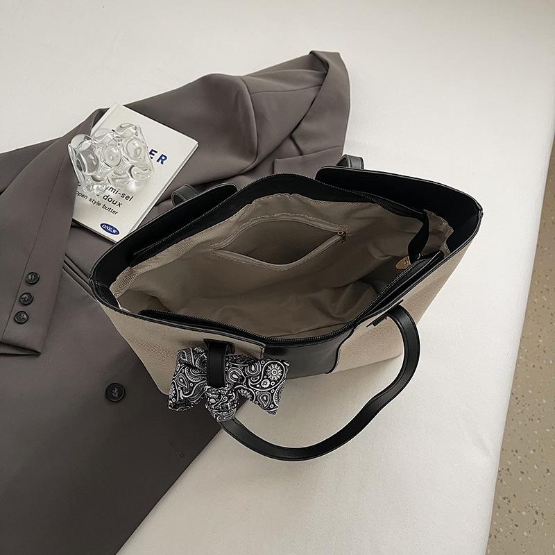 Autumn Woven Tote: Large Capacity & Fashionable Women's Underarm Handbag