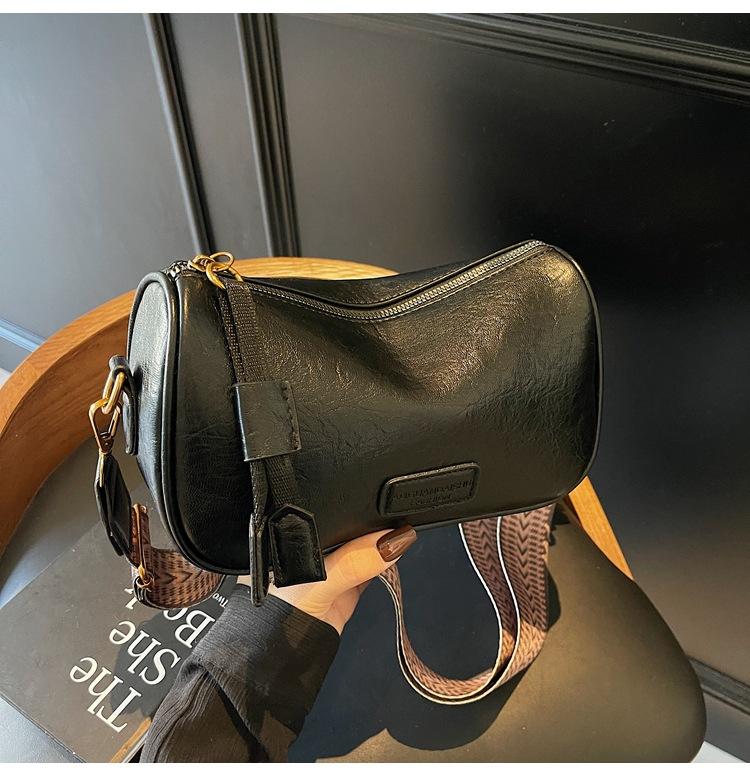 

Bags Women s Vintage Maillard Women s Bags Spring and Summer Premium Sense Niche Saddle Small Bags Women s Versatile Shoulder Oblique Span Bag чорний