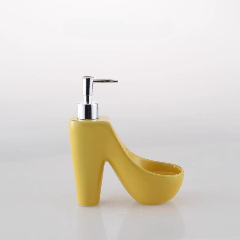 Creative Art Heels Shape Ceramic Soap Dispenser Hotel Press Porcelain Shampoo Bottling Bathroom Soap Dish Storage Lotion Bottle