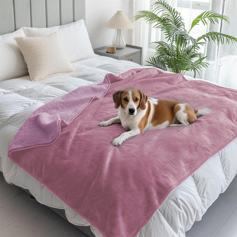 

Водонепроницаемый и устойчивый к моче плед для питомцев: Двухслойное, Толстое Теплое Спальное Одеяло, Всесезонное Покрывало и Подстилка для Кошек и Собак 75×100 cm