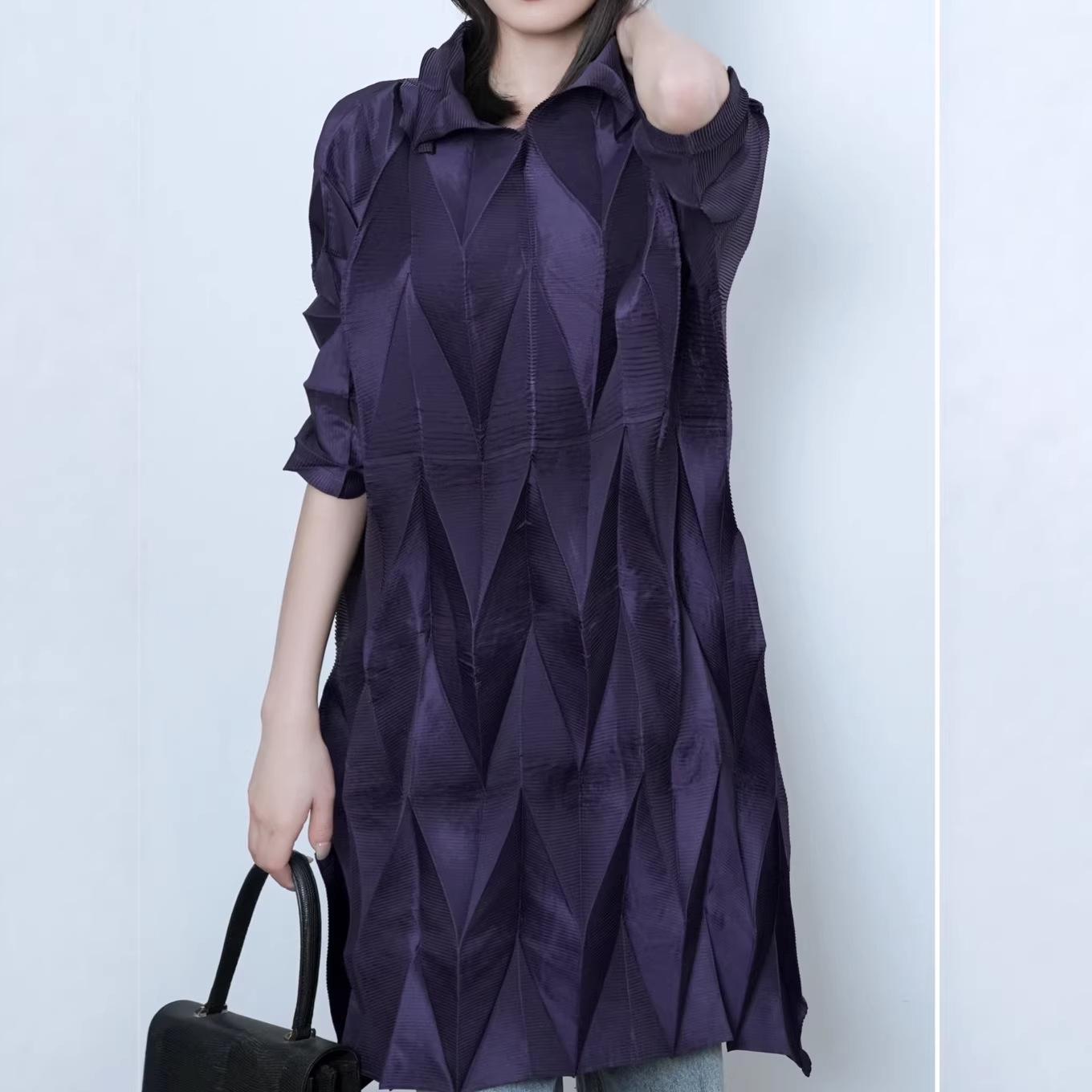 

European & American Style Women s Dress 2026 - New Artistic Irregular Pleats, High-End Short Skirt. One Size темно-фиолетового