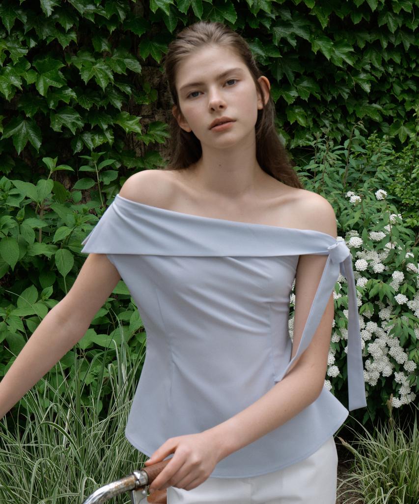REORG Gir Tie Off Shoulder Blouse Ash Blue