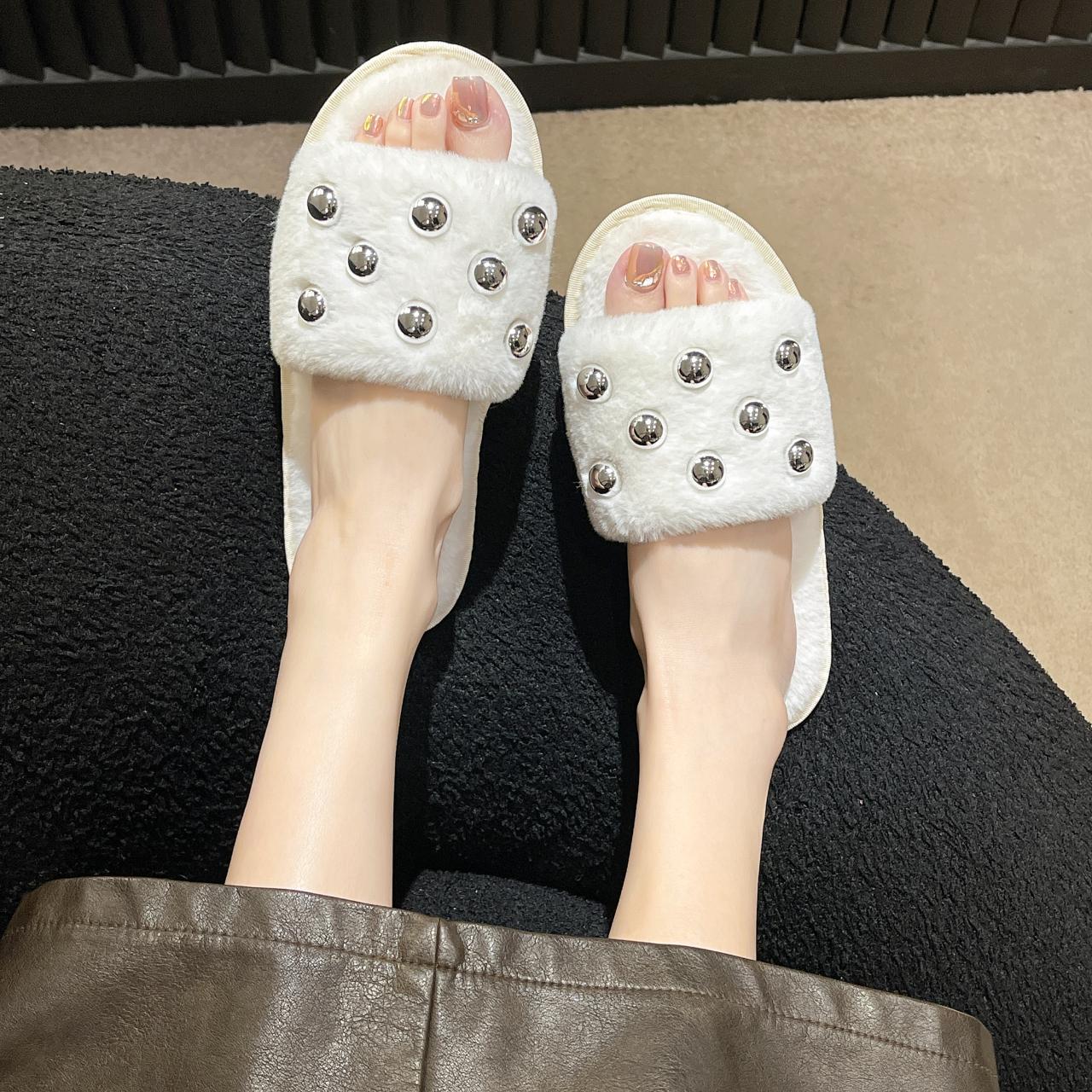 

мода 2024 Зима Новые Женские Домашние Однотонные Украшенные Металлическими Шариками Пушистые Меховые Хлопковые Тапочки 40-41 белый